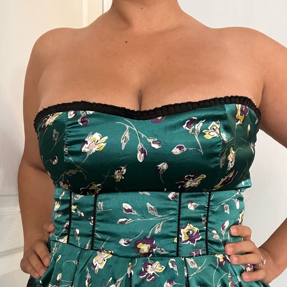 Green Dress - Picture 10 of 10